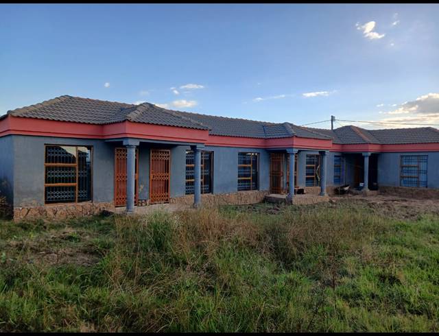 7 BEDROOM APARTMENT BLOCK FOR SALE IN MANKWENG